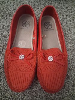 Brand New Daisy Fuentes Coral Knit Loafers (Size 6.5)
