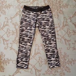 Nike Dri-Fit Gray Camo Fearless Relay Capri Crop Women’s Size Small