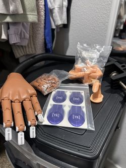 Practice Hand For Acrylics 