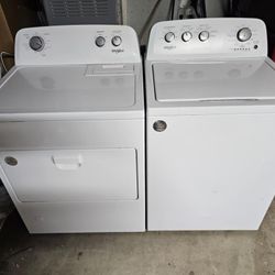 Whirlpool Washer And Gas Dryer Set