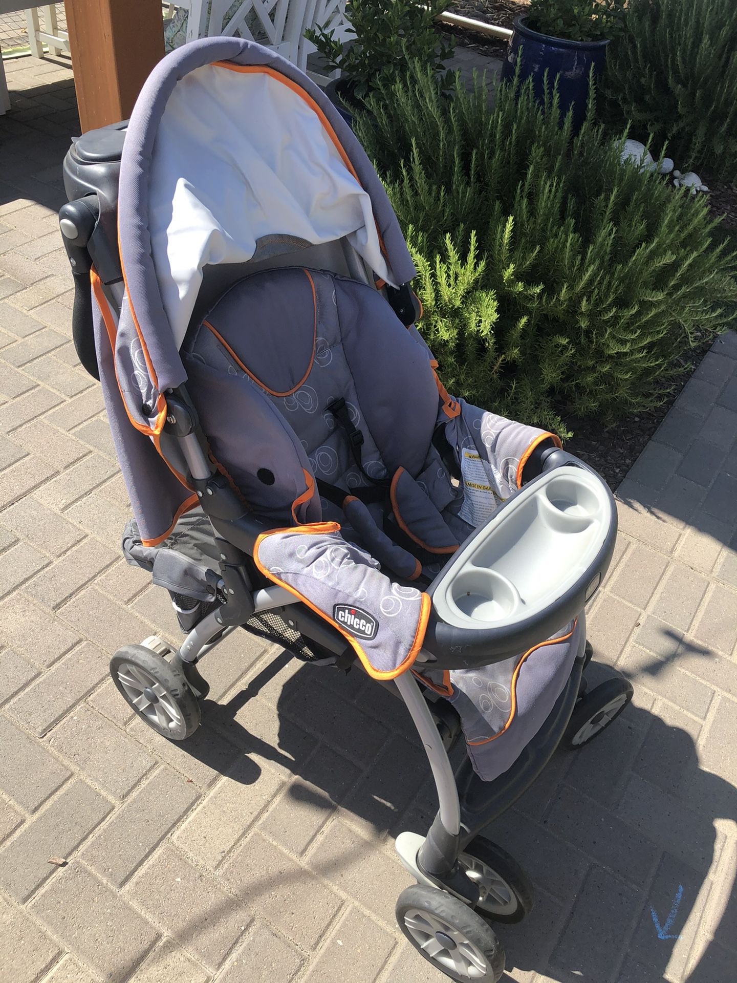 Nice Lightly Used Chicco Stroller & Car seat With Base