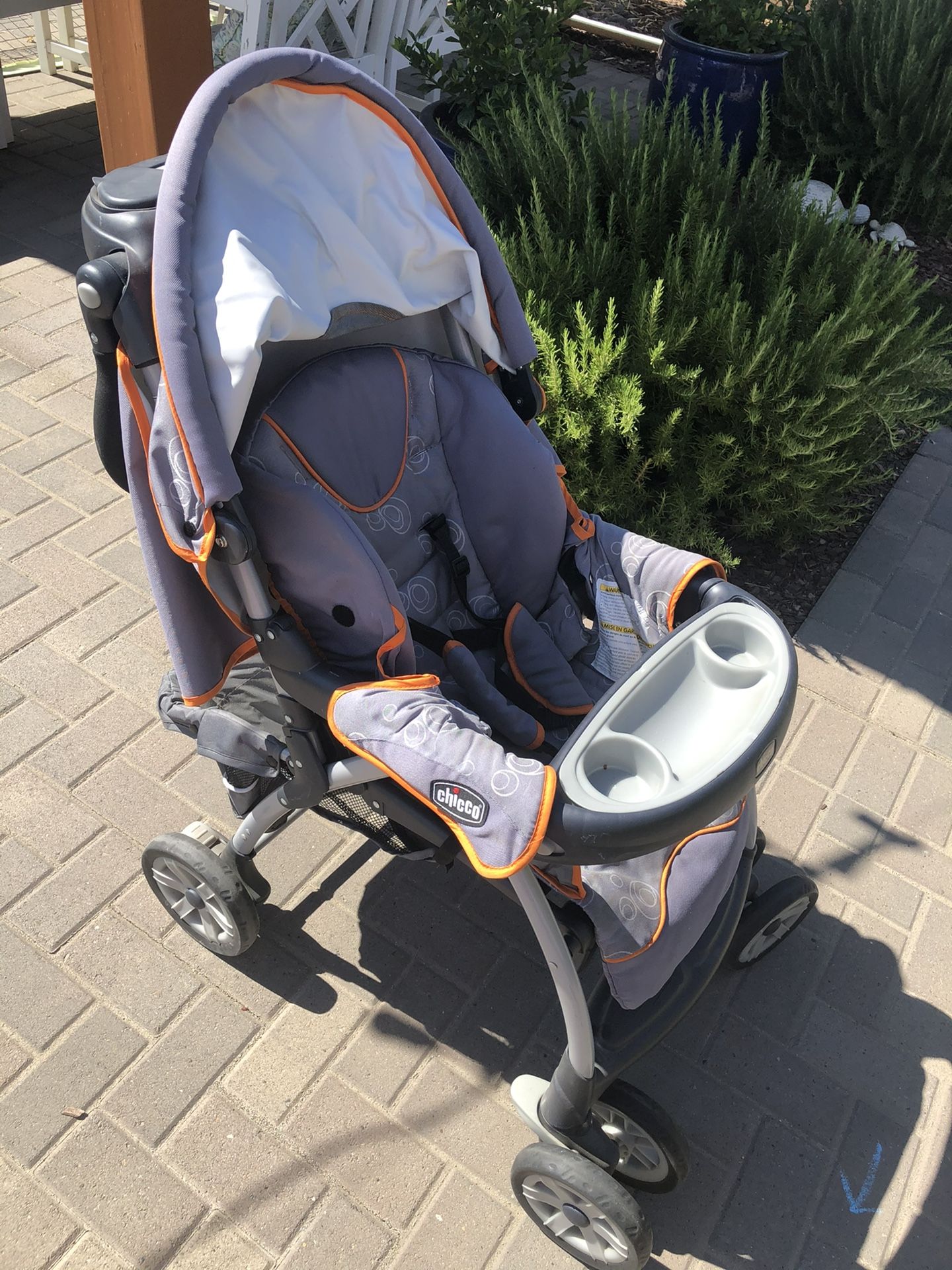 Nice Lightly Used Chicco Stroller & Car seat With Base