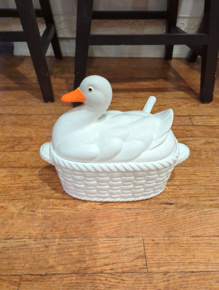 Vintage White Duck Tureen With Ladle.