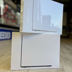 MacBook Air M2 Chip 15 inch (Latest Model)