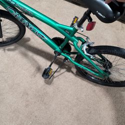 Green BMX Bike ! 