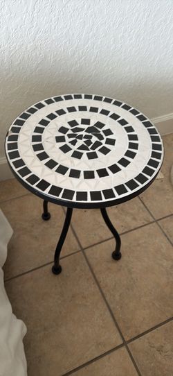 Side table/ mesa de esquina