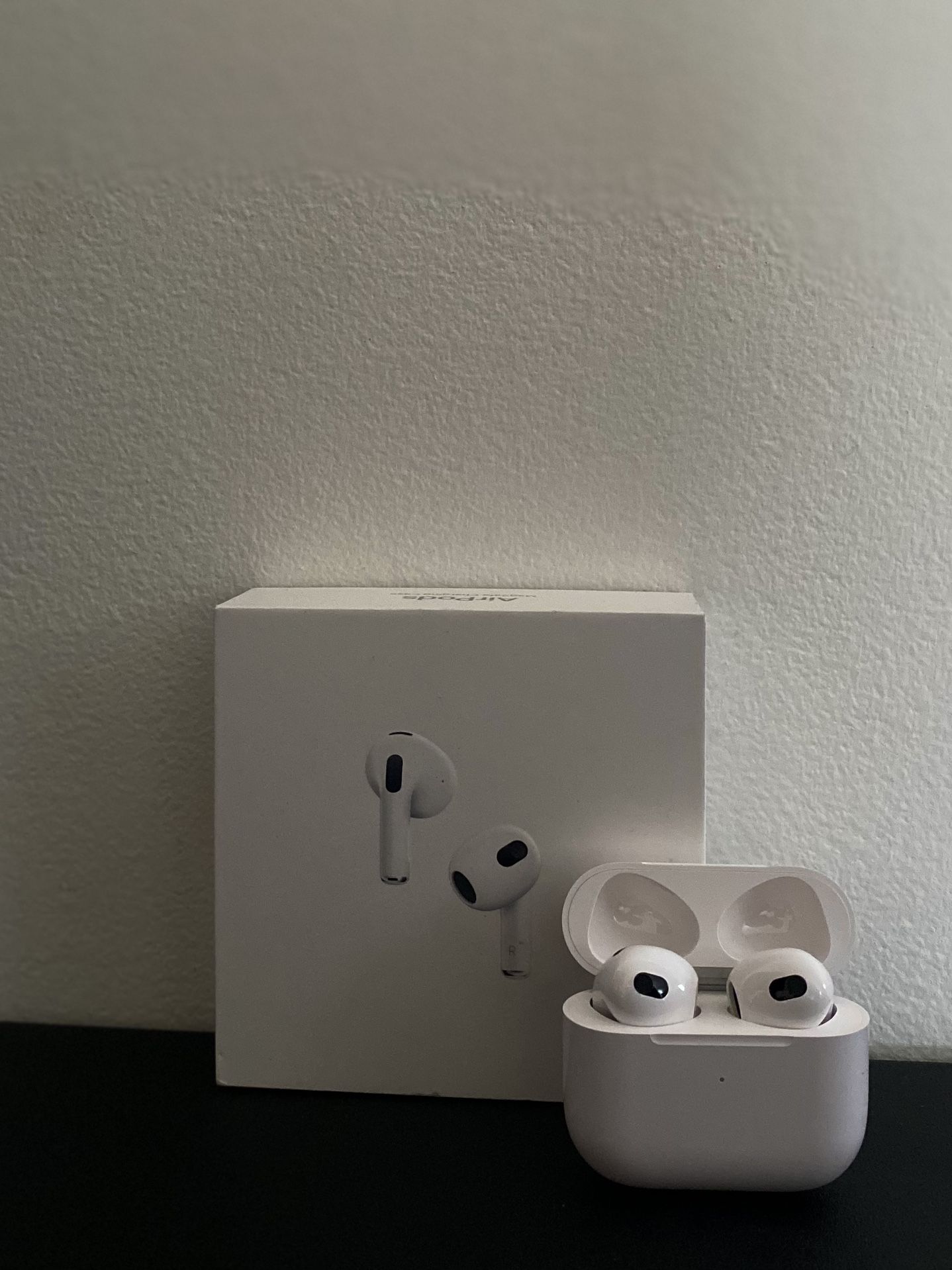 Apple Airpods (3rd Generation with Lightning Charging Case)
