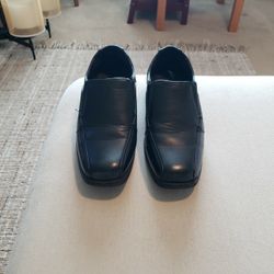 Boys Size 2 Dress Shoes