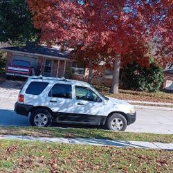 For Escape 2003..resien Recostruida La Suspension..estiker Bensido 