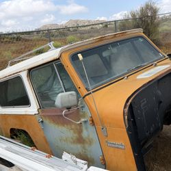 Early 70 Jeepster Tub