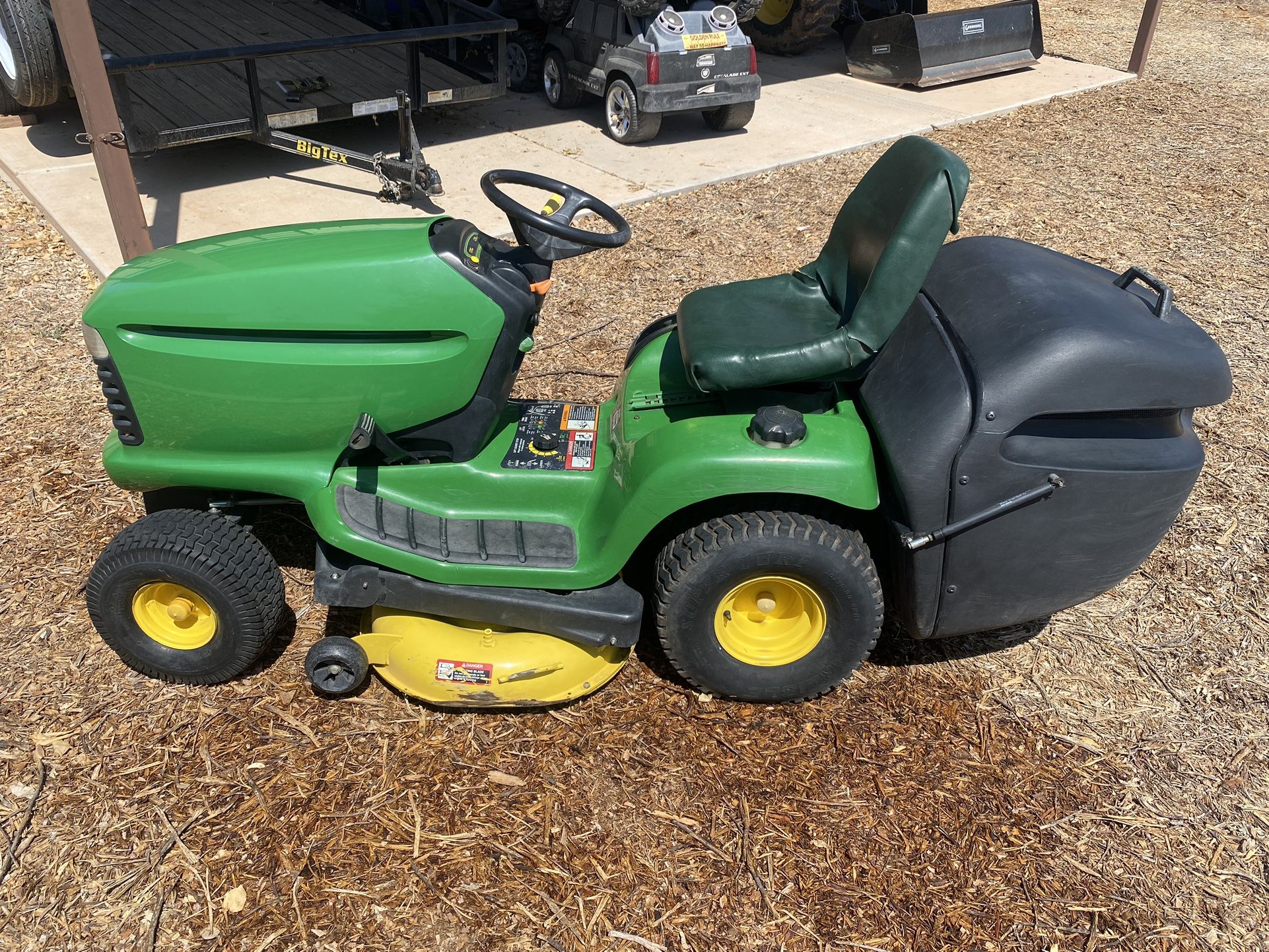 LTR180 John Deere Riding Lawnmower