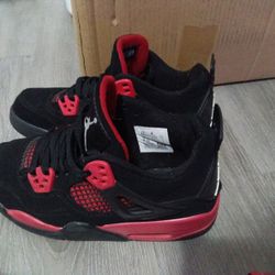 Jordan 4s Red Thunders Size 6.5 In Women 