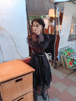 5ft Wednesday Animatronic Doll Raven Dance Missing Arms $120 OBO