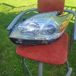 2013 Toyota Prius Drivers Side Headlight Assembly