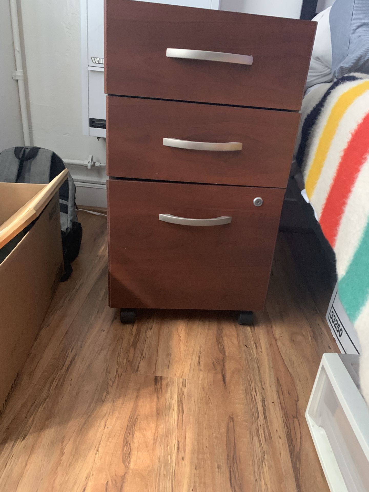 Rolling filing cabinet