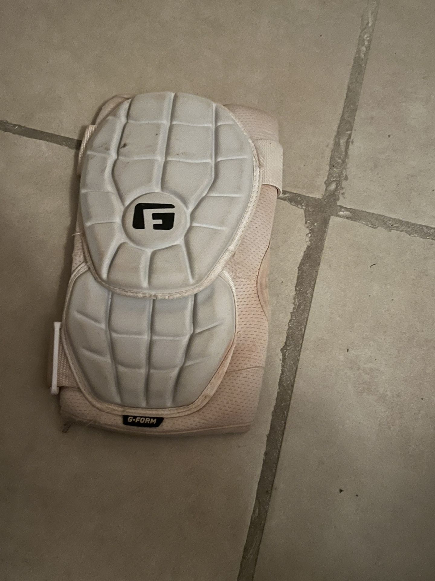 G-form Elbow Guard