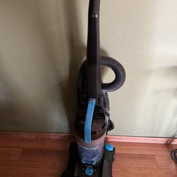 Vacuum Bissell Like New No Damage 