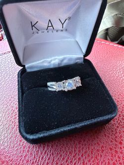 14WG 0.75 KT natural diamonds 3-stone ring