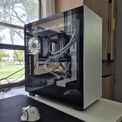 White AM5 Custom Gaming PC