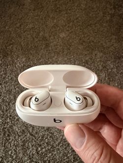 Beats Studio+ True Wireless Noise Cancelling Ear Buds-Ivory