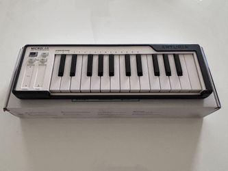 Arturia MICROLAB- Compact Midi Controller