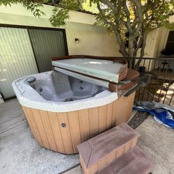 Barely Used Marquis Spa 5-6 Seater