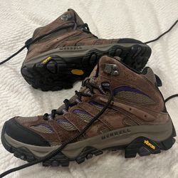 Merrell Hiking Boots Women's Size 7.5 