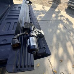 DODGE RAM RUNNING BOARD SIDE STEP (2023)