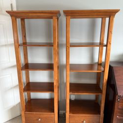 Thomasville wooden bookshelves