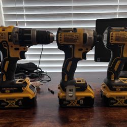 DEWALT Hammer Drill x1 Impact Driver x2 with 3 Batteries COMBO