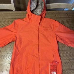 The North Face Women’s M Standard Fit Rain Jacket Brand New