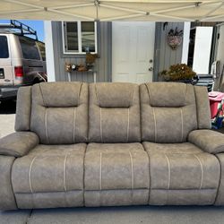 Brana 88.2'' Pillow Top Arm Double Reclining Sofa (Floor Display). 