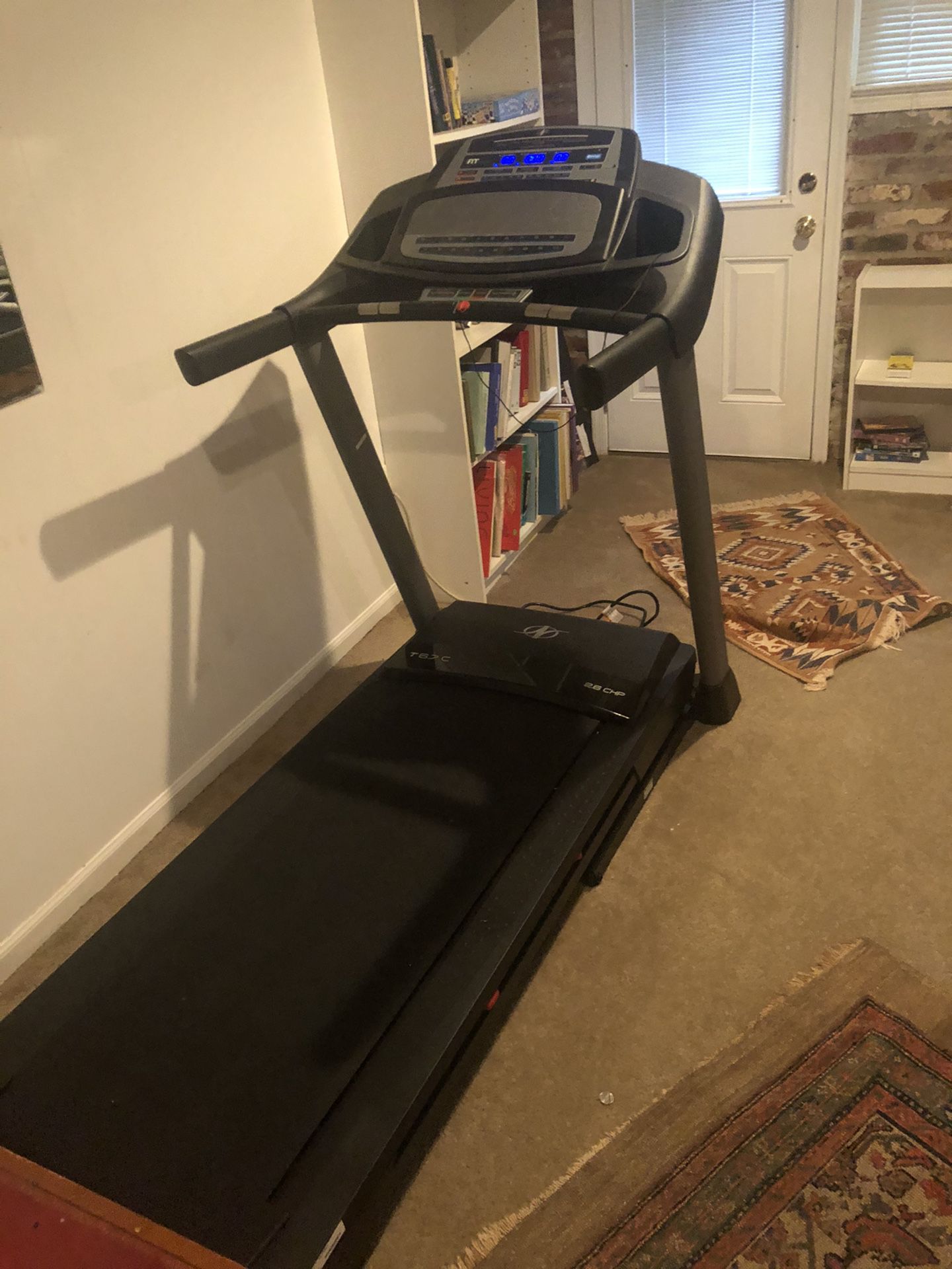 Nordic Track Treadmill Excellent condition barely used
