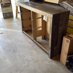 Dresser, Matching Queen Size Adj Bed Frame And Headboard 