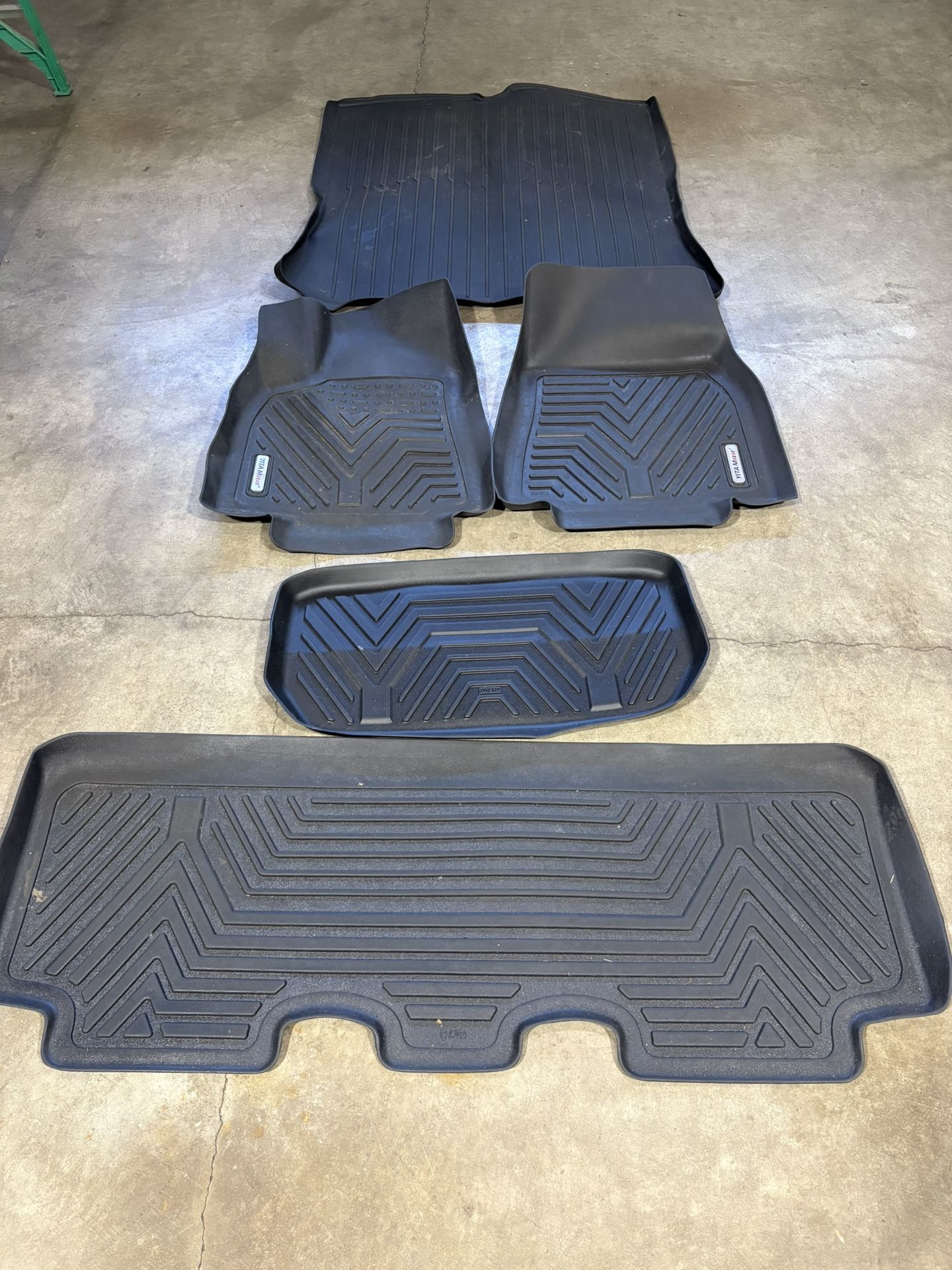 Tesla Model Y - All Weather Floor Matts ( 5 Pieces)