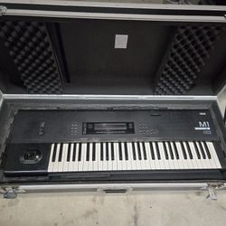 Estoy Bendiendo Este Teclado Profesional Kork M1 Muy Buenas Condisiones