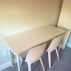 Table with two chairs 🪑