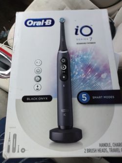 Oral B io7 Electric Toothbrush Brand New!
