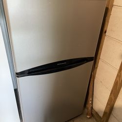 22x43x24 Mini Refrigerator & Freezer