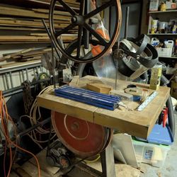 Industrial bandsaw with new motor and blades