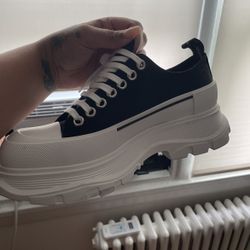 Alexander McQueen Size 40 