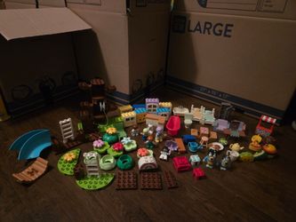 Lego Duplo Tree house and Bluey Family House toys and characters