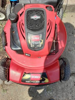 7.0 Toro self propeller bagger