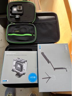 GoPro / Brand New w/accessories