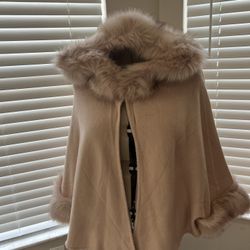 Elegant Knit Cape / Poncho with Faux Fur Trim – Size XL