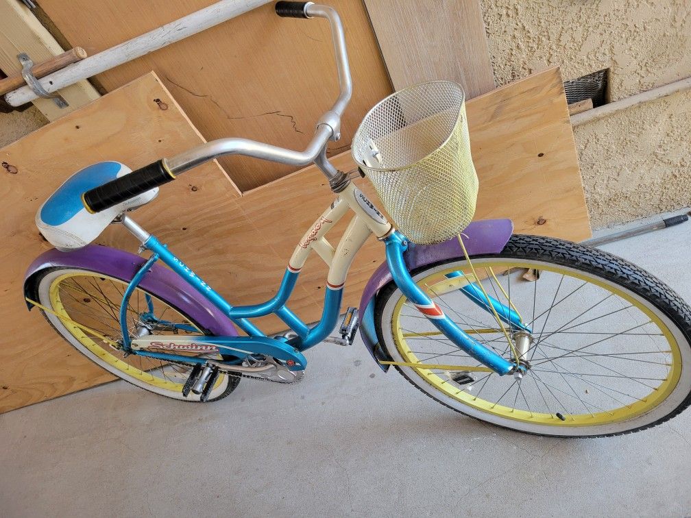 Schwinn Beach Cruiser