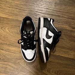 Nike Dunk Low Size 4Y // 5.5 Women