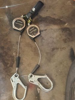 SafeWaze Latitude Edge 8 Ft Dual Cable Self-Retracting Lifeline with Rebar Hooks, Class 2