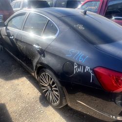 2014 Kia Cadenza (FOR PARTS)