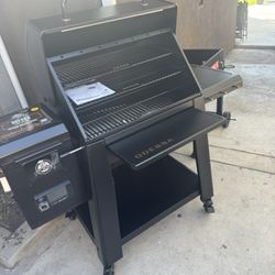 Boss Ahumador de Pellets, Parrilla de Pellets de Madera de 1250 Pulgadas Cuadradas Odessa con Wifi y Bluetooth, Serie Onyx